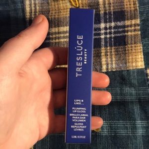 Tresluce beauty Lips B Like… Plumping lip gloss.